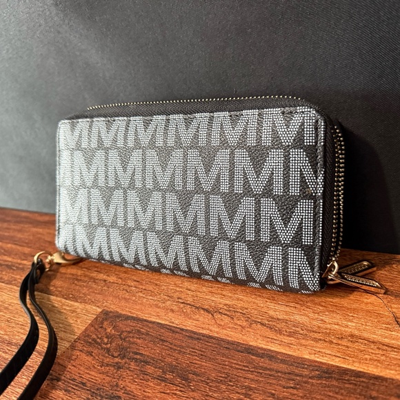 Wallet - Picture 2 of 15